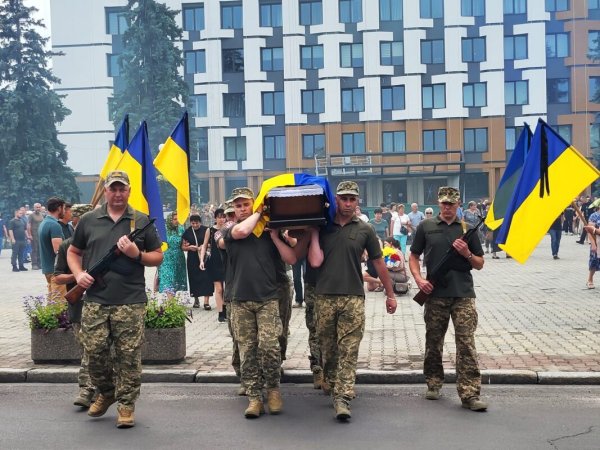 Ковель попрощався із Захисником України Віталієм Мартинюком Ковель попрощався із Захисником України Віталієм Мартинюком