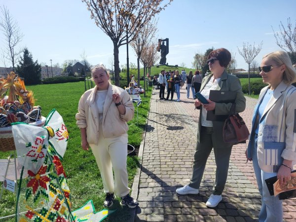 У Ковелі в парку Шевченка встановили Великодні композиції. Фото