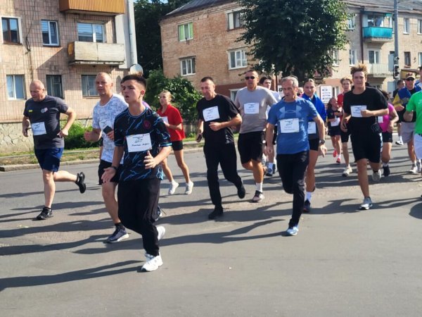 У Ковелі майже 250 людей взяли участь у забігу «Шаную воїнів, біжу за Героїв України»