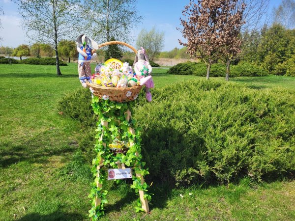 У Ковелі в парку Шевченка встановили Великодні композиції. Фото