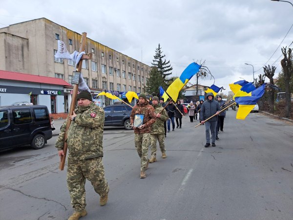 Ковельчани відали останню шану Герою Олексію Олексюку Ковельчани відали останню шану Герою Олексію Олексюку