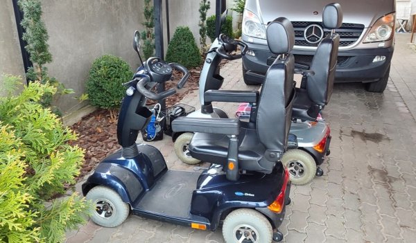 Партнери з німецького Вальсроде передали Ковелю два мікроавтобуси для потреб військових Партнери з німецького Вальсроде передали Ковелю два мікроавтобуси для потреб військових