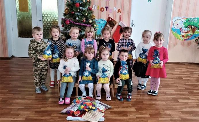 У Ковелі для дітвори придбали майже 6 тисяч 800 наборів цукерок