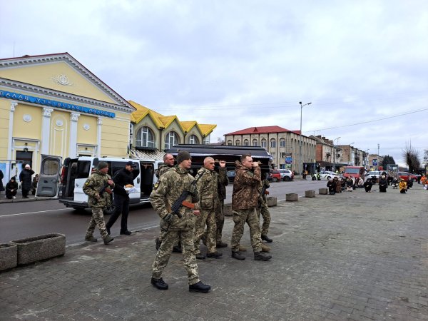 Йому назавжди 30: у Ковелі попрощались з молодим воїном Дмитром Павліковським