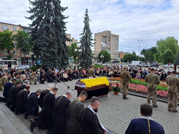 Ковельчани віддали останню шану Героєві Максимові Косюку