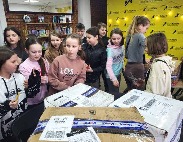 Партнери з американського міста Шамблі передали Ковелю тисячу англомовних книг Партнери з американського міста Шамблі передали Ковелю тисячу англомовних книг