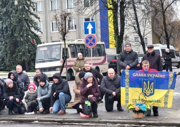 Обіцяв повернутись додому: ковельчани попрощались з Героєм Сергієм Оніщуком Обіцяв повернутись додому: ковельчани попрощались з Героєм Сергієм Оніщуком