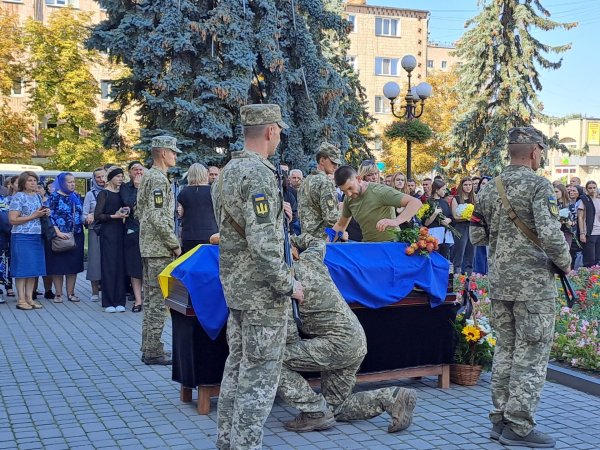Ковельчани віддали останню шану Герою Петру Бежану