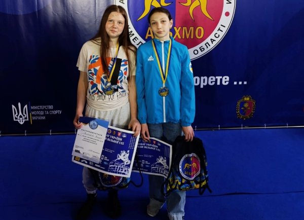 Ковельчанки Анна Поляк та Вікторія Винокурова завоювали срібні медалі на чемпіонаті України з вільної боротьби