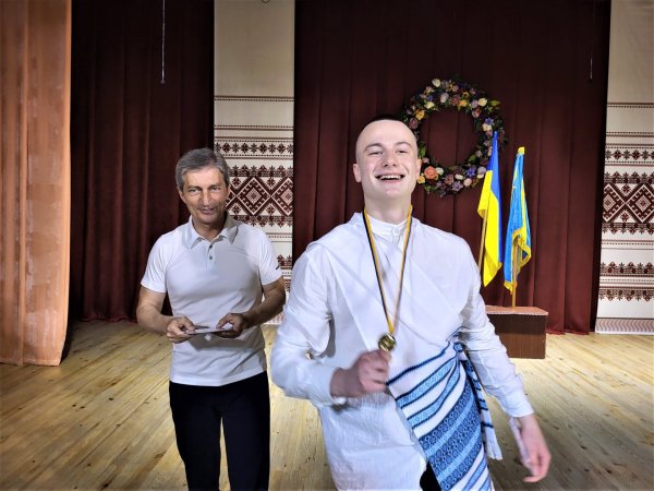 Випускникам ліцею №3 імені Лесі Українки вручили свідоцтва про здобуття повної загальної середньої освіти Випускникам ліцею №3 імені Лесі Українки вручили свідоцтва про здобуття повної загальної середньої освіти