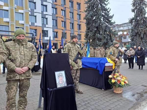 У Ковелі попрощалися з Героєм Ярославом Лукашуком У Ковелі попрощалися з Героєм Ярославом Лукашуком