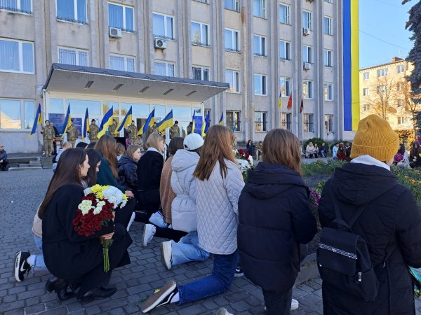 Назавжди 22. Ковельчани віддали останню шану молодому Герою Марку Данилюку