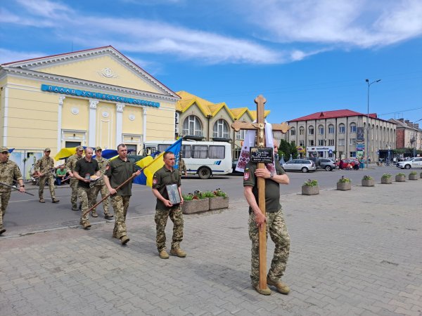 Назавжди 46: ковельчани попрощались з Героєм Сергієм Булавкою