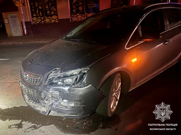 У Ковелі внаслідок дорожньо-транспортної пригоди перекинулося авто