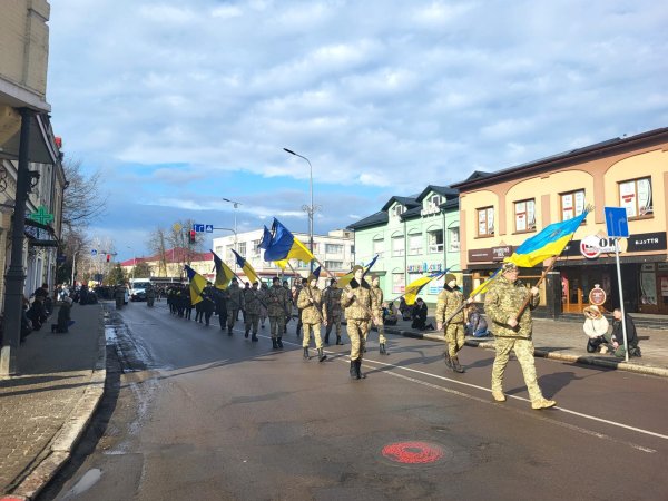 Життя обірвала війна: ковельчани попрощались з 28-річним Героєм Вадимом Ковальчуком Життя обірвала війна: ковельчани попрощались з 28-річним Героєм Вадимом Ковальчуком