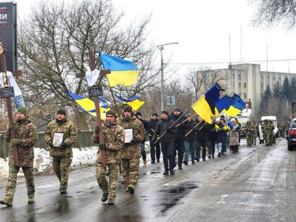 Ковель попрощався з полеглими Захисниками Миколою Сичем та Андрієм Вдовиченком Ковель попрощався з полеглими Захисниками Миколою Сичем та Андрієм Вдовиченком