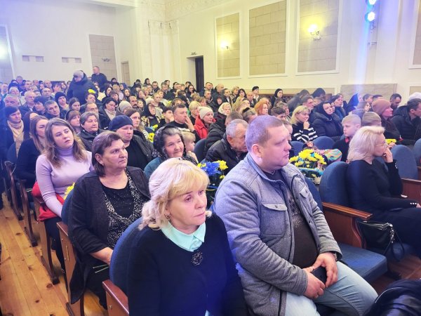 У Ковелі представники 14 ОМБр вручили пам’ятні відзнаки «Князівський хрест Героя «Навіки в строю» сім’ям загиблих побратимів