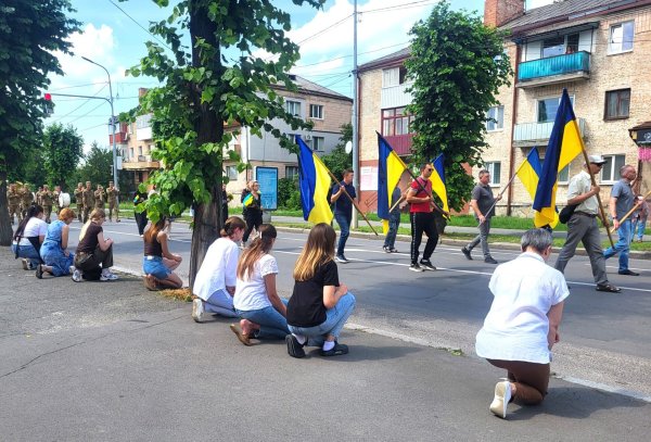 Ковель провів в останню путь двох Захисників — Юрія Лобашова та Олександра Дубука Ковель провів в останню путь двох Захисників — Юрія Лобашова та Олександра Дубука
