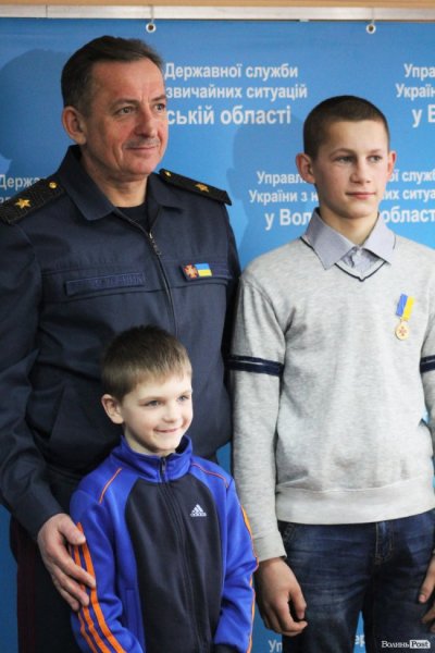 15-річному ковельчанину, який врятував другокласника з крижаної пастки, вручили медаль «За мужність та героїзм» ВІДЕО 15-річному ковельчанину, який врятував другокласника з крижаної пастки, вручили медаль «За мужність та героїзм» ВІДЕО