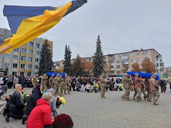 Ковель прощається з трьома Героями — Олександром Гнатюком, Ігорем Карпуком та Романом Йовиком