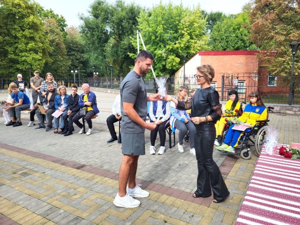 З нагоди Дня фізичної культури і спорту у Ковелі нагородили спортсменів та тренерів З нагоди Дня фізичної культури і спорту у Ковелі нагородили спортсменів та тренерів