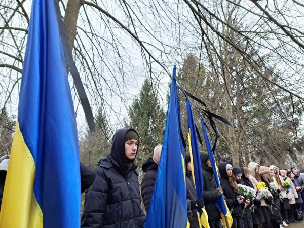 Остання шана воїнові: у Тойкуті провели в останню дорогу Героя Петра Ілюшика Остання шана воїнові: у Тойкуті провели в останню дорогу Героя Петра Ілюшика