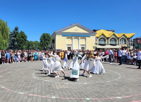 У Ковелі вперше відбувся фестиваль шкільного вальсу