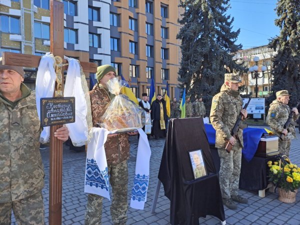 У Ковелі попрощалися з військовим Анатолієм Нестеруком, який загинув на Донеччині