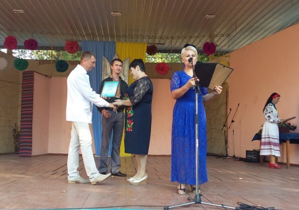 Сьогодні, 17 грудня, день народження у Тетяни Середюк, директора Палацу учнівської молоді м. Ковеля Сьогодні, 17 грудня, день народження у Тетяни Середюк, директора Палацу учнівської молоді м. Ковеля