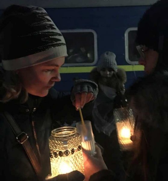 Ковельчани матимуть змогу отримати Вифлеємський вогонь 19 грудня на святі Миколая біля новорічної ялинки Ковельчани матимуть змогу отримати Вифлеємський вогонь 19 грудня на святі Миколая біля новорічної ялинки