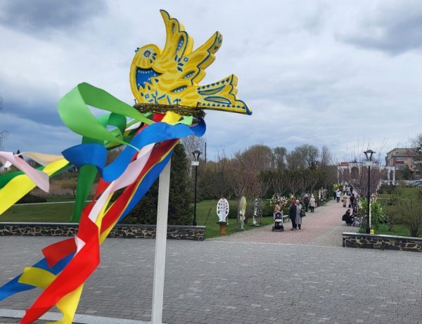 У Ковелі в парку Шевченка з’явилися 37 великодніх інсталяцій конкурсу «Писанко, дивуй» У Ковелі в парку Шевченка з’явилися 37 великодніх інсталяцій конкурсу «Писанко, дивуй»