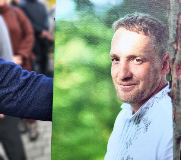 Назавжди в строю: ковельчани попрощались з Героєм Юрієм Халецьким