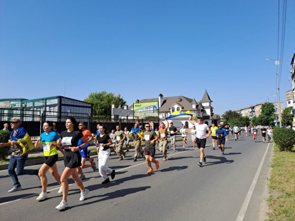 У Ковелі відбувся забіг «Шаную воїнів, біжу за Героїв України»