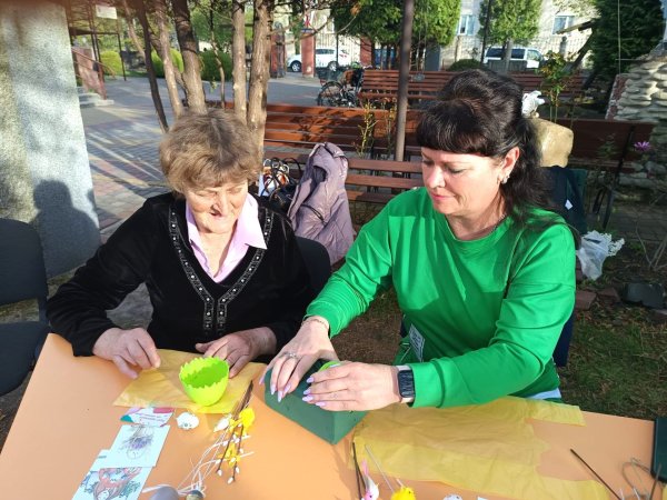 Проєкт «Крила»: у Ковелі для матерів загиблих Героїв організували майстер-клас з виготовлення весняних композицій