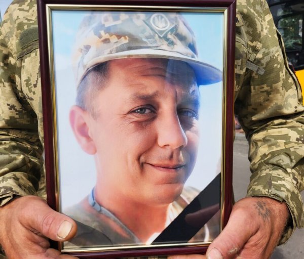 Ковельська громада попрощалася з Героєм Василем Тарасюком Ковельська громада попрощалася з Героєм Василем Тарасюком