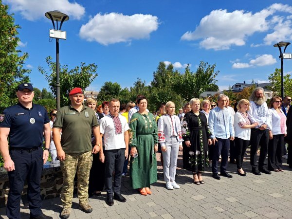 Ковельчани вшанували одну із головних національних святинь – Державний Прапор України