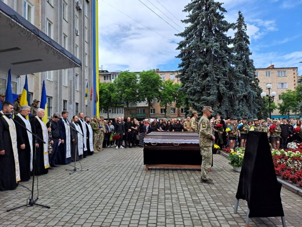 Мав серце і витривалість воїна: у Ковелі провели в останню дорогу Героя Павла Шайтана