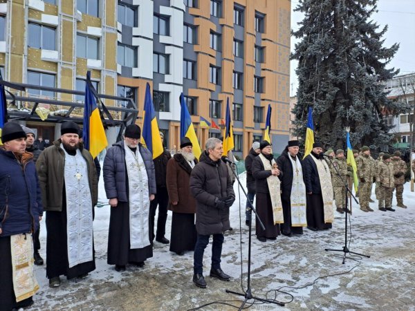 У Ковелі попрощалися із 25-річним захисником Василем Гордіюком У Ковелі попрощалися із 25-річним захисником Василем Гордіюком