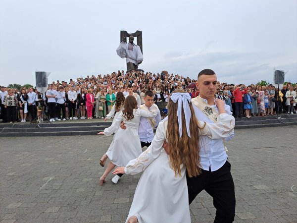 У Ковелі відбувся фестиваль шкільного вальсу У Ковелі відбувся фестиваль шкільного вальсу